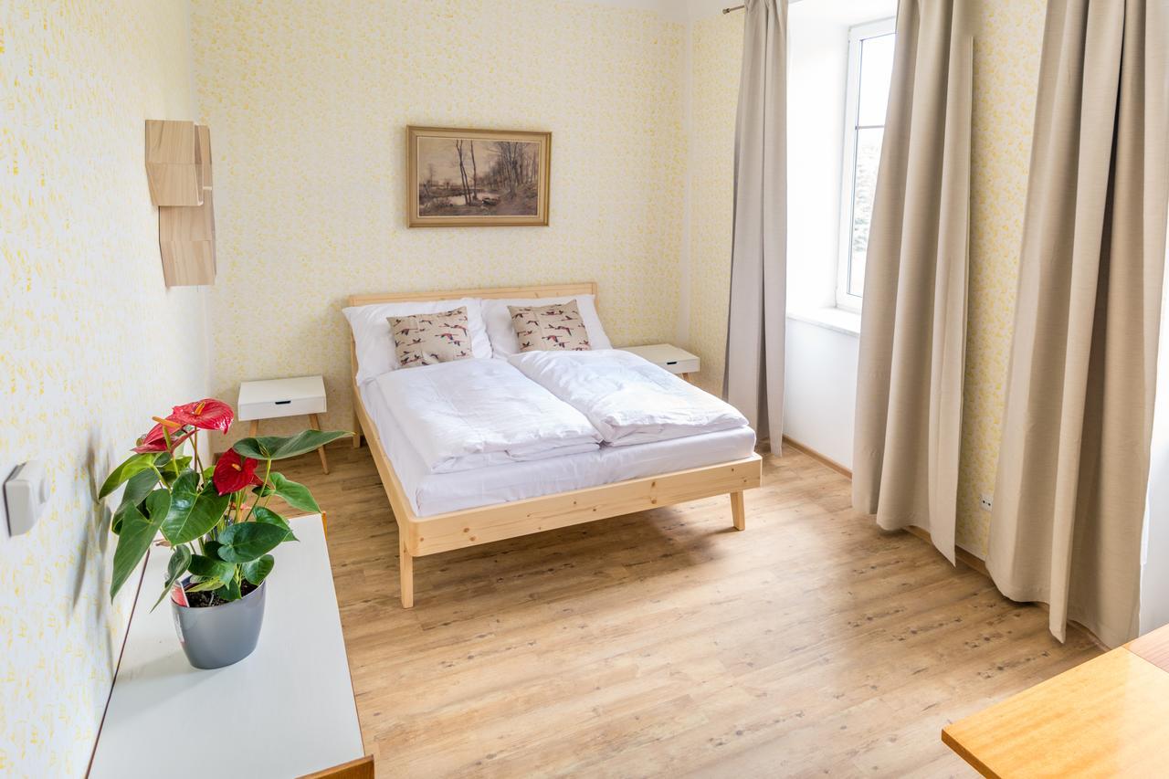 U Cmelaku Hotel Červená Voda Bagian luar foto