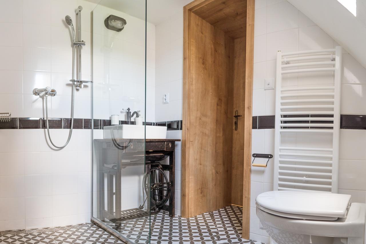 U Cmelaku Hotel Červená Voda Bagian luar foto