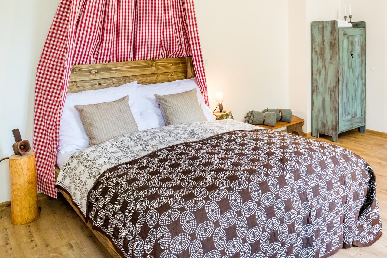 U Cmelaku Hotel Červená Voda Bagian luar foto