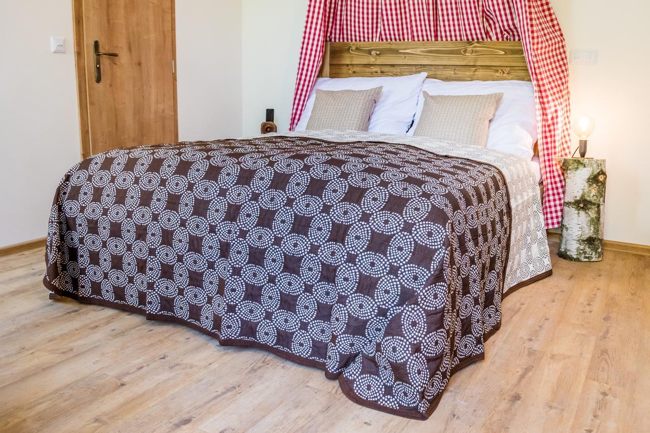 U Cmelaku Hotel Červená Voda Bagian luar foto