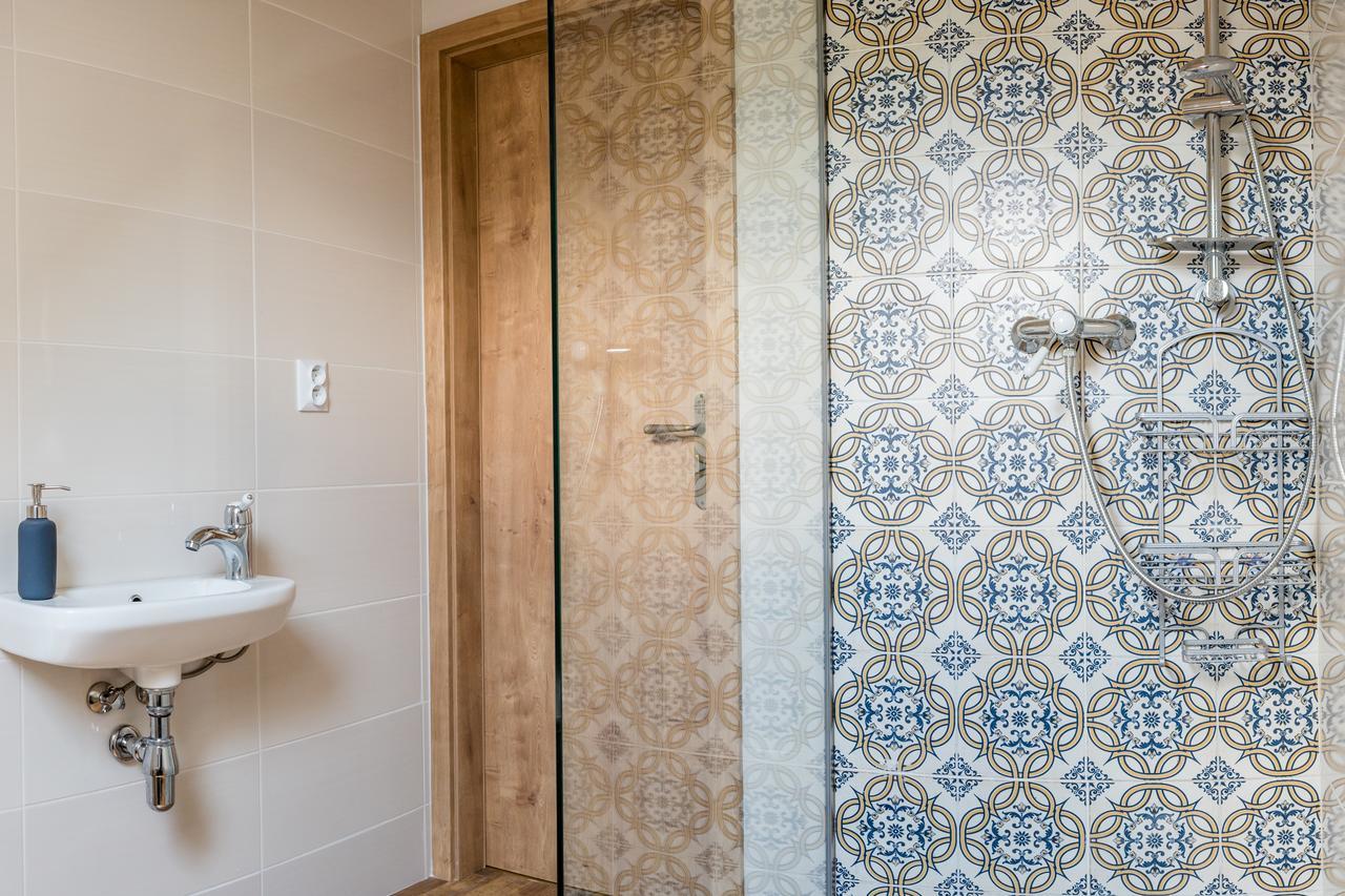 U Cmelaku Hotel Červená Voda Bagian luar foto
