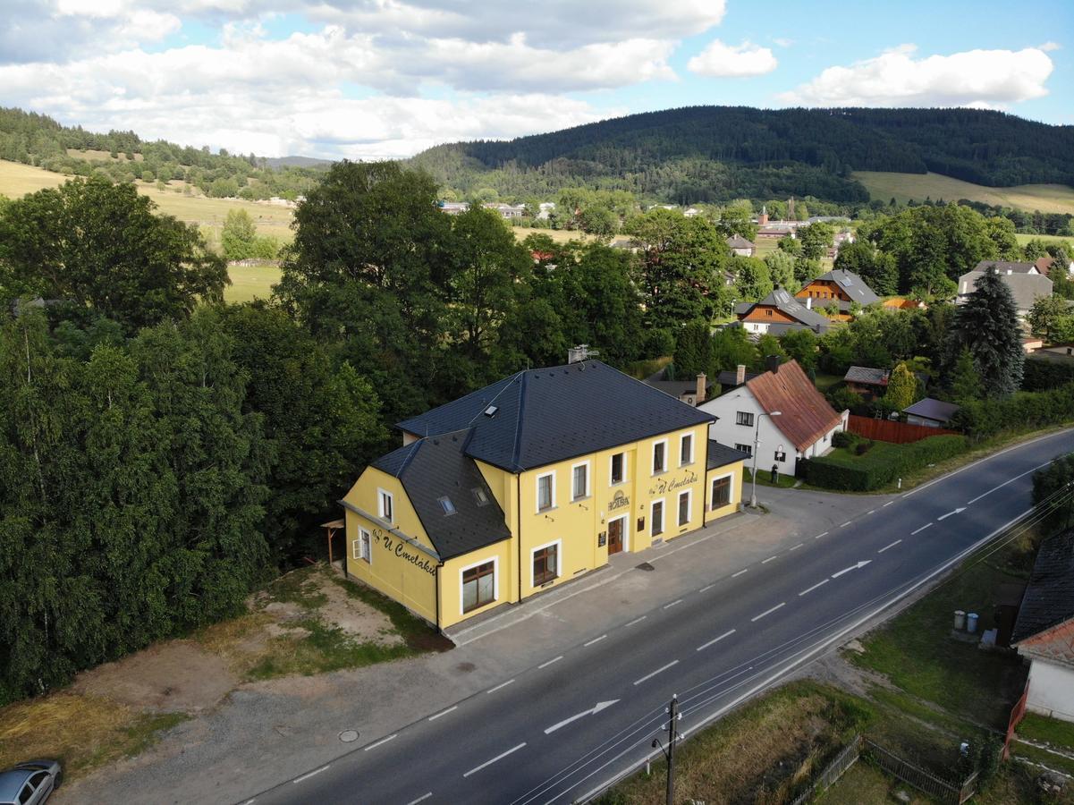 U Cmelaku Hotel Červená Voda Bagian luar foto
