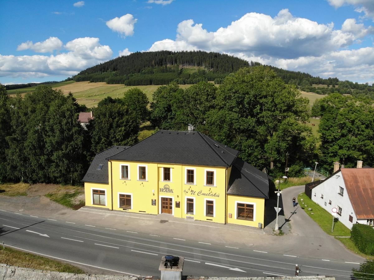U Cmelaku Hotel Červená Voda Bagian luar foto